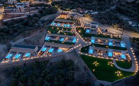 Deos Luxury Suites - Adults Only
